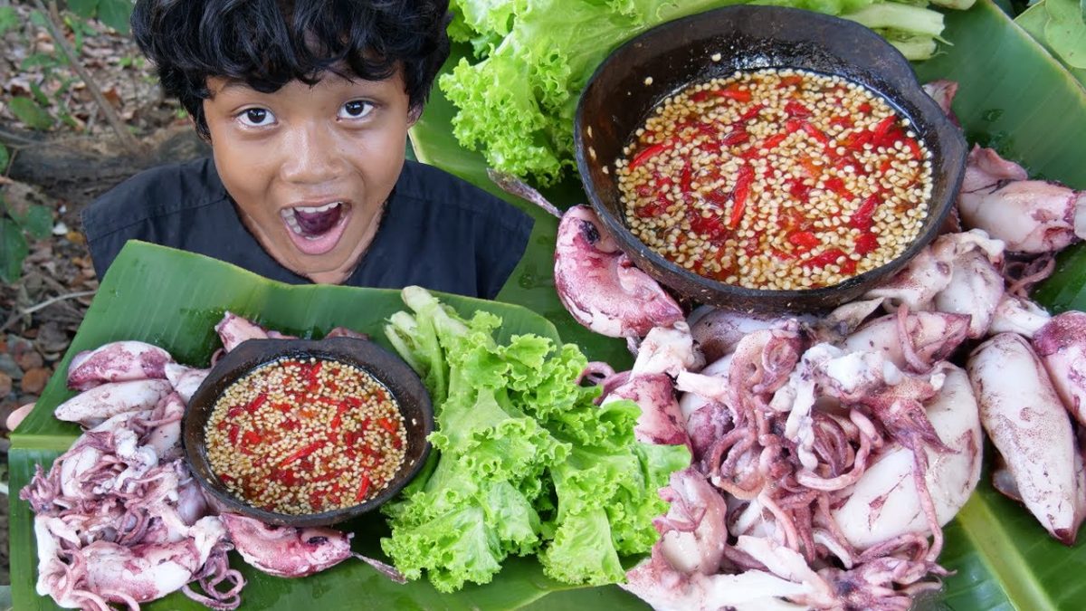 Primitive Technology – Awesome cooking squid in forest – Eating delicious Ep00013