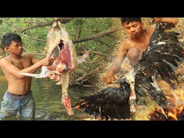Primitive Technology – Find Food regrettably in the jungle – Cooking duck Eating delicious