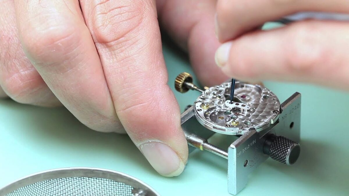 Amazing mechanical watches manufacturing & assembly process. Perfect watches making technology