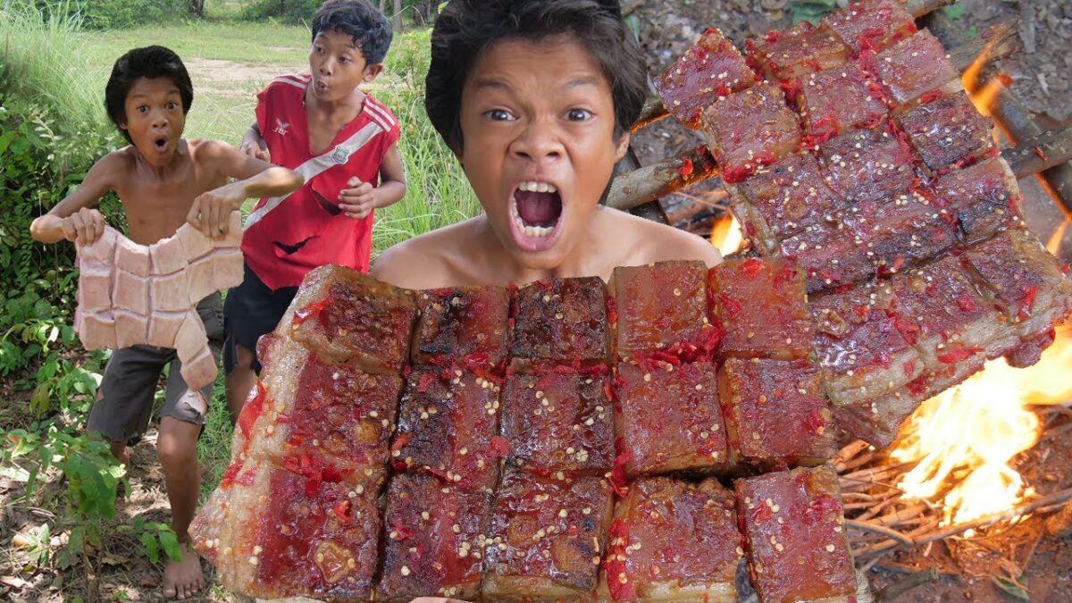 Primitive Technology – Eating delicious – Grilled Pork Belly Cooking In Jungle #164