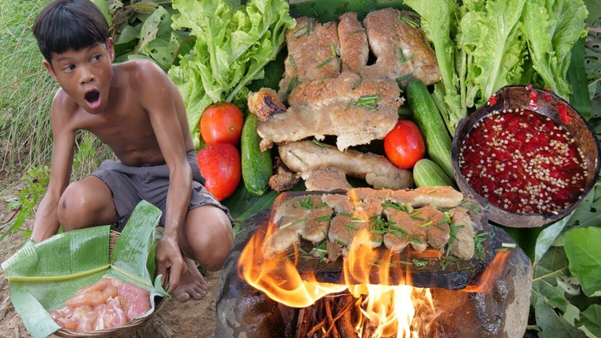 Primitive Technology – Eating Delicious In Jungle – Cooking Fish Egg On The Rock #171