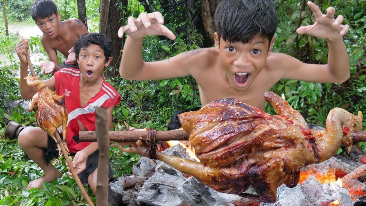 Primitive Technology – Eating Big Chiken Delicious In Jungle – Cooking Recipe #176