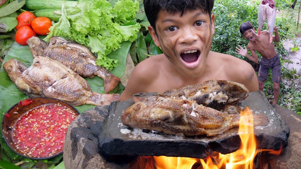 Primitive Technology – Eating Delicious – Cooking Red Fish On The Rock In Jungle #178