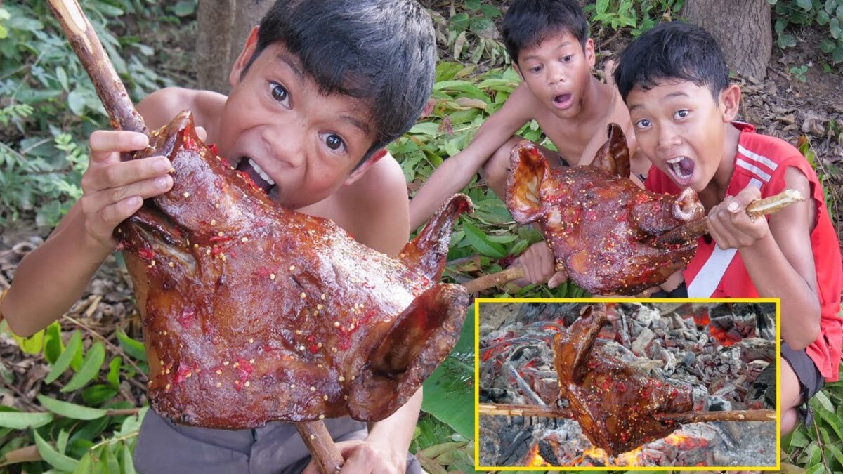 Primitive Technology – Eating Delicious – Grilled Pig Head Cooking In Jungle #180