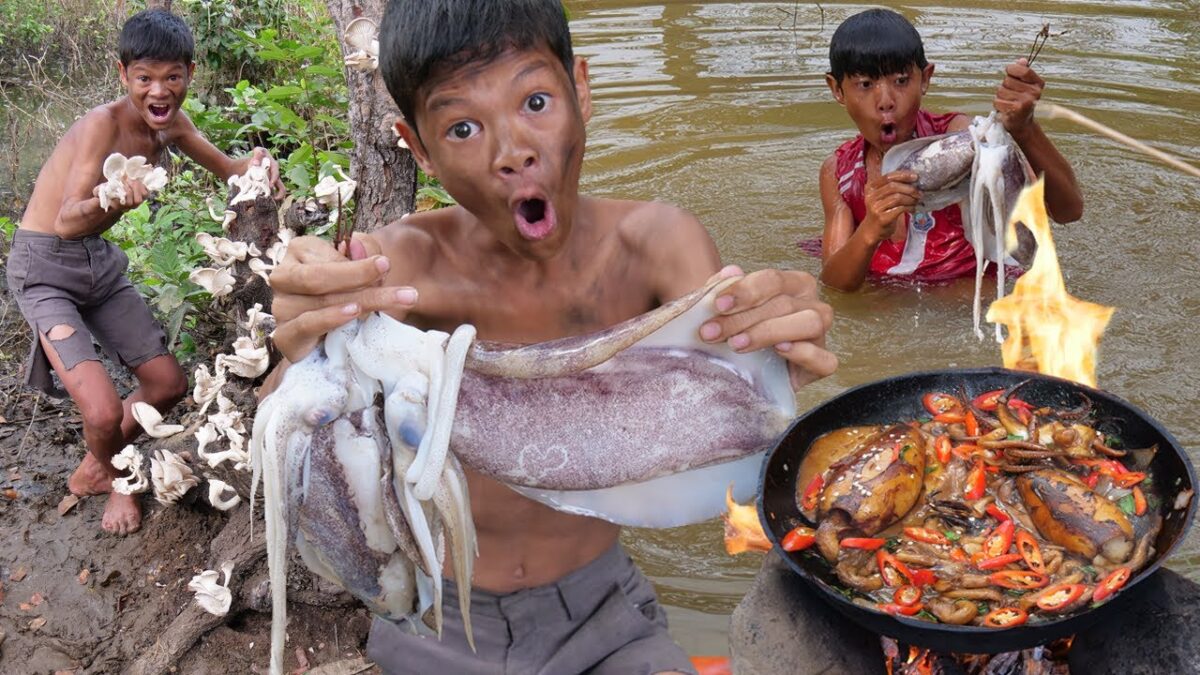 Primitive Technology – Eating Delicious In Jungle – Cook Giant Squid With Mushroom For Food #195