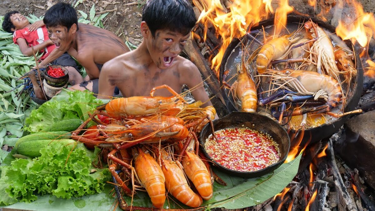 Primitive Technology – Eating Delicious In Jungle – Cooking Lobster Near the River #203