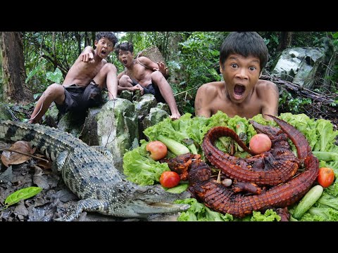 Primitive Technology – Meet Crocodile At Waterfall And Cooking – Eating Delicious In The Forest